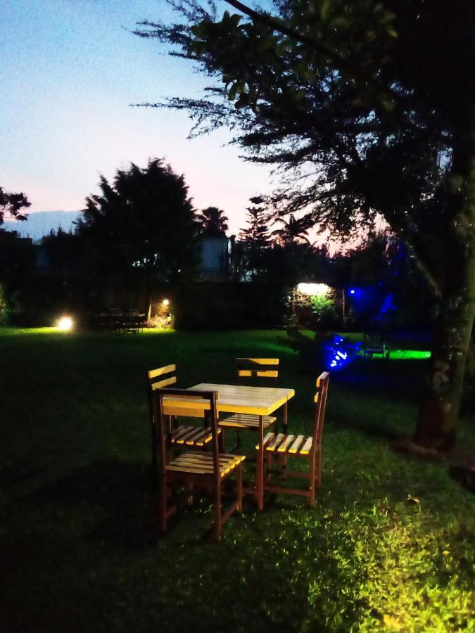 Colibri Taverne & Guest House Gisenyi Eksteriør bilde