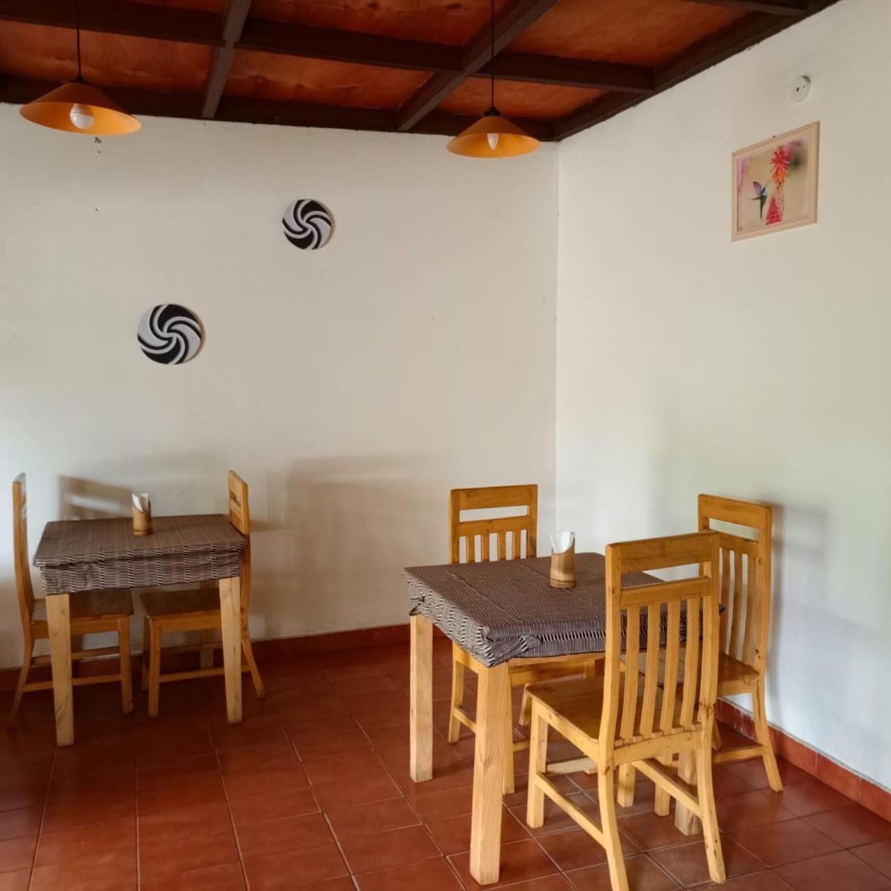 Colibri Taverne & Guest House Gisenyi Eksteriør bilde