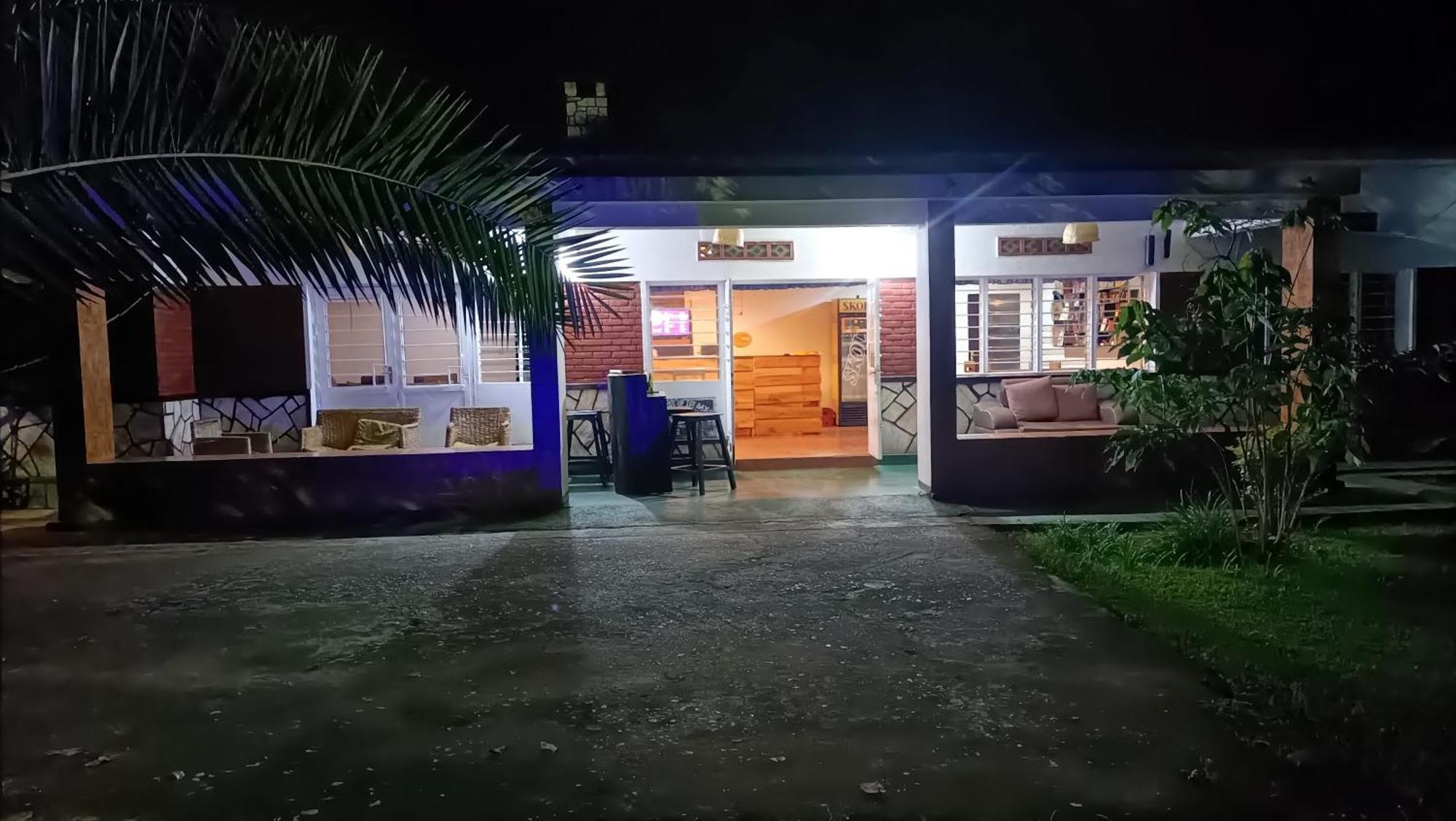 Colibri Taverne & Guest House Gisenyi Eksteriør bilde