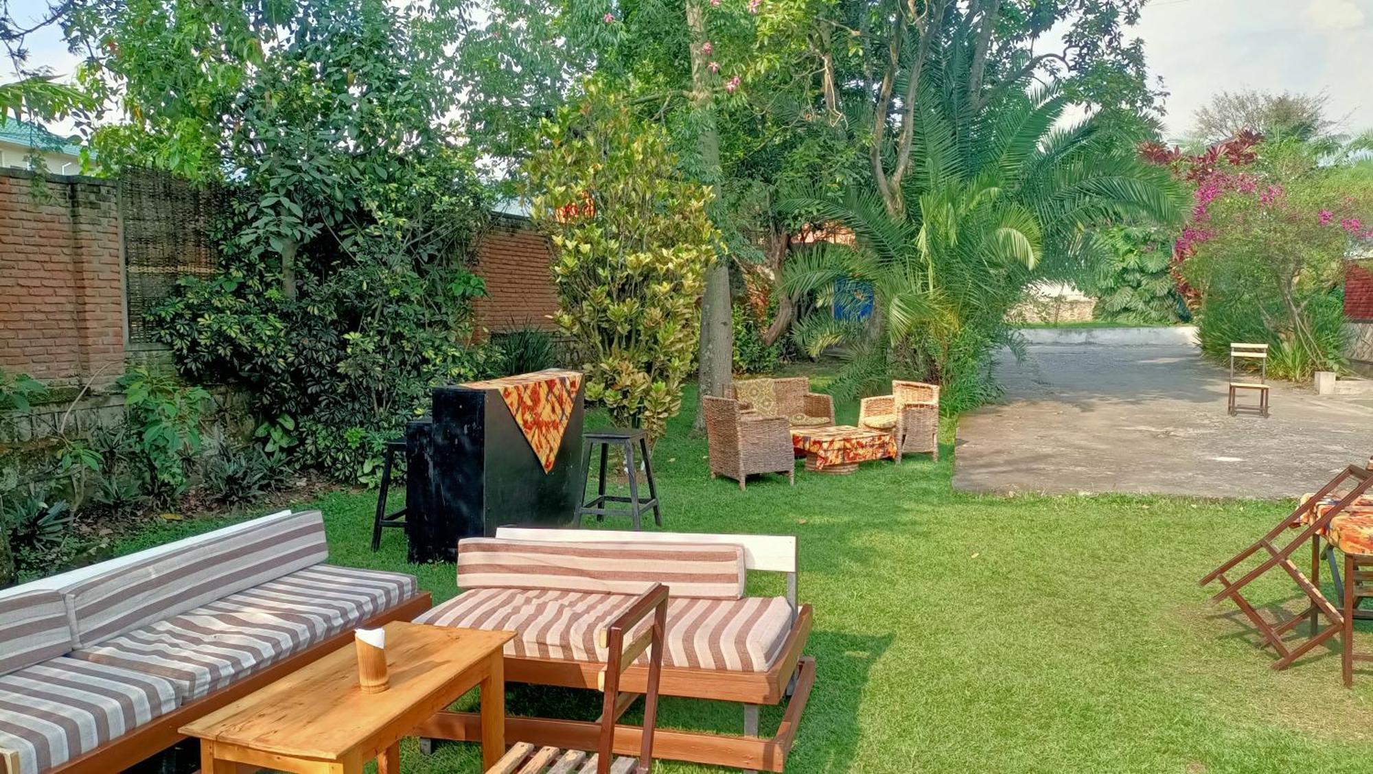 Colibri Taverne & Guest House Gisenyi Eksteriør bilde