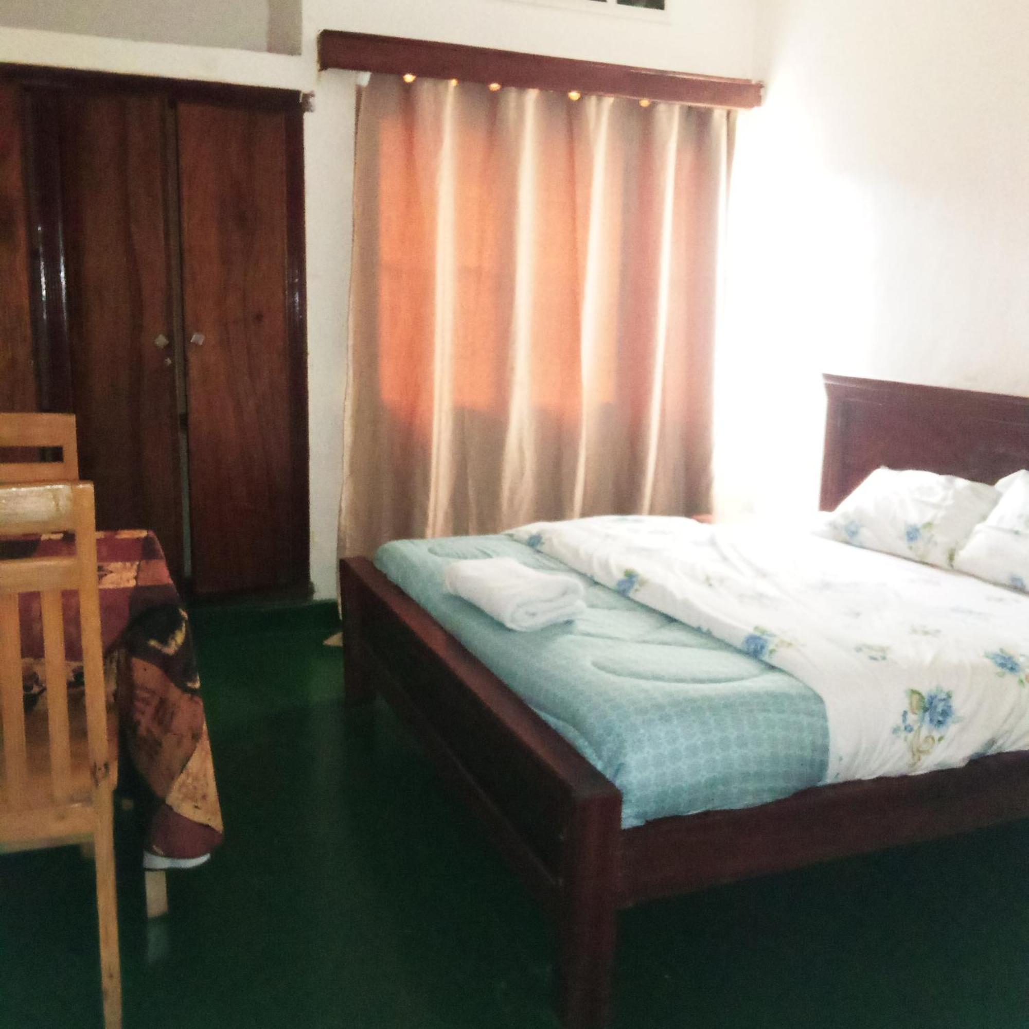 Colibri Taverne & Guest House Gisenyi Eksteriør bilde
